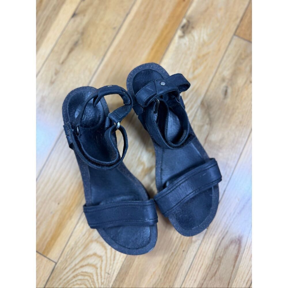 Teva Womens Black Wedge Sandals Size 8